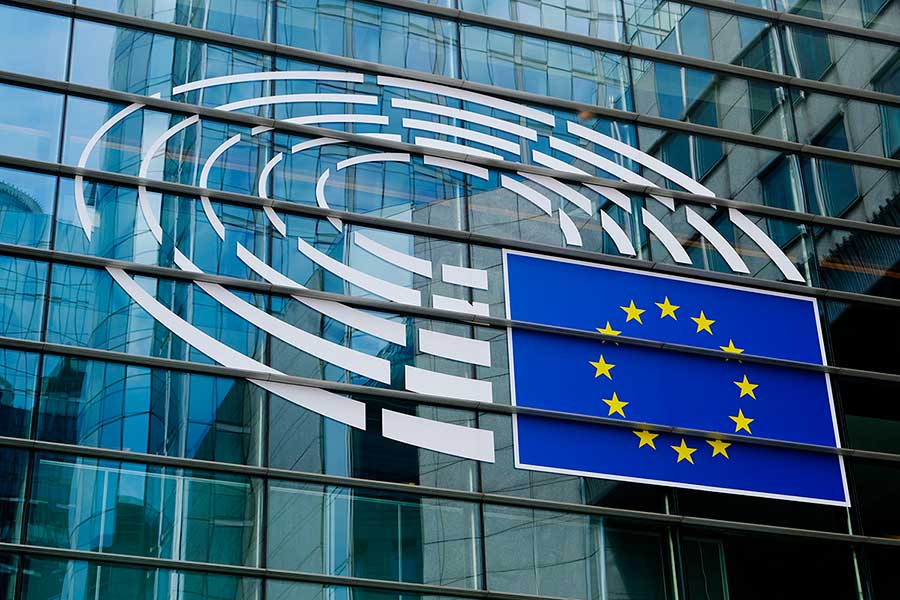 Як переїхати до Європи на ПМП: усі способи імміграції
